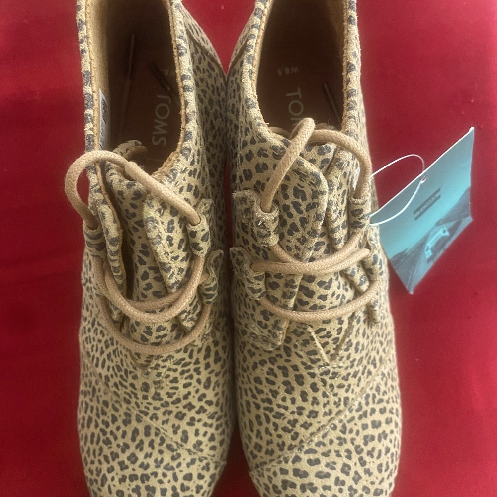 Tom’s Cheetah Print Suede Wedge Heel Booties Women’s Size 8.5 Kala